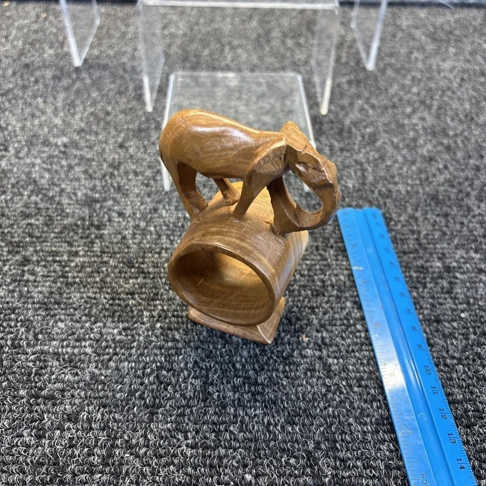 Vtg~Set of 6~Wooden Handcarved Safari Animal Napkin Rings~Handcarved in Kenya